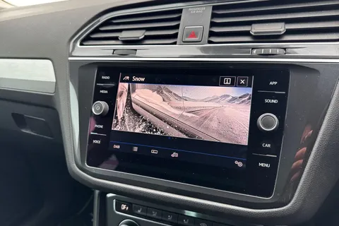 32 of 49 for Volkswagen Tiguan 2.0 TDI SE 4Motion Euro 6 (s/s) 5dr