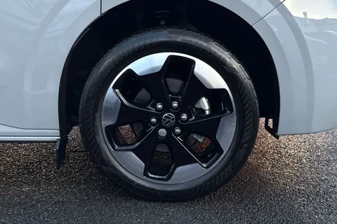 BT75AVR Volkswagen Transporter 2.0 TDI 150PS Commerce Pro Van Auto-Tailgate Thumbnail #14