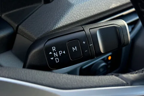 BT75AVR Volkswagen Transporter 2.0 TDI 150PS Commerce Pro Van Auto-Tailgate Thumbnail #24