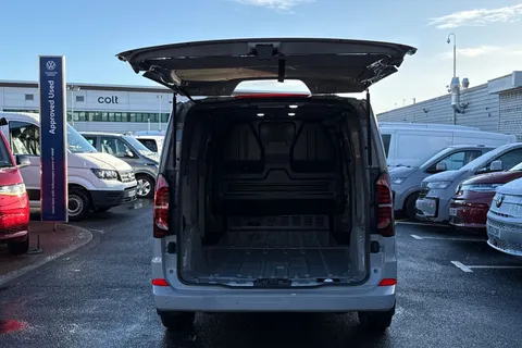BT75AVR Volkswagen Transporter 2.0 TDI 150PS Commerce Pro Van Auto-Tailgate Thumbnail #40