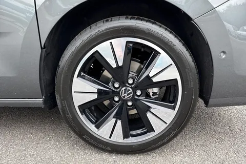 12 of 64 for VOLKSWAGEN CALIFORNIA 2.0 TDI Ocean 5dr DSG