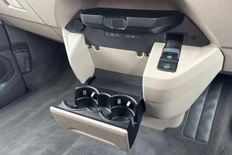 23 of 64 for VOLKSWAGEN CALIFORNIA 2.0 TDI Ocean 5dr DSG