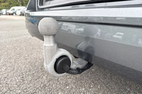 37 of 64 for VOLKSWAGEN CALIFORNIA 2.0 TDI Ocean 5dr DSG