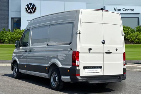 DC75NFM Volkswagen Crafter CR35 Panel van Commerce Plus MWB 177 PS 2.0 TDI 8sp Automatic 4MOTION - LED Thumbnail #3