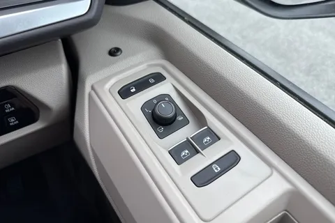 43 of 64 for VOLKSWAGEN CALIFORNIA 2.0 TDI Ocean 5dr DSG