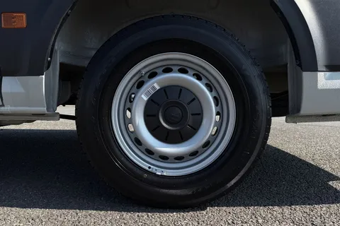 DC75NFM Volkswagen Crafter CR35 Panel van Commerce Plus MWB 177 PS 2.0 TDI 8sp Automatic 4MOTION - LED Thumbnail #12