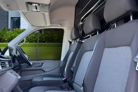 DC75NFM Volkswagen Crafter CR35 Panel van Commerce Plus MWB 177 PS 2.0 TDI 8sp Automatic 4MOTION - LED Thumbnail #16