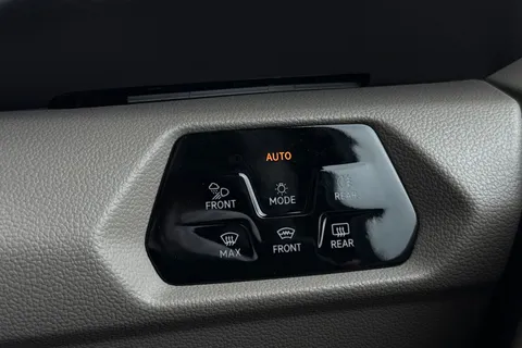 51 of 64 for VOLKSWAGEN CALIFORNIA 2.0 TDI Ocean 5dr DSG