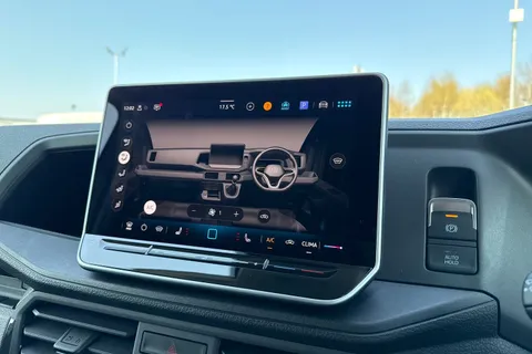 DC75NFM Volkswagen Crafter CR35 Panel van Commerce Plus MWB 177 PS 2.0 TDI 8sp Automatic 4MOTION - LED Thumbnail #22