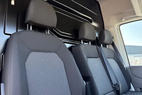 DC75NFM Volkswagen Crafter CR35 Panel van Commerce Plus MWB 177 PS 2.0 TDI 8sp Automatic 4MOTION - LED Thumbnail #24