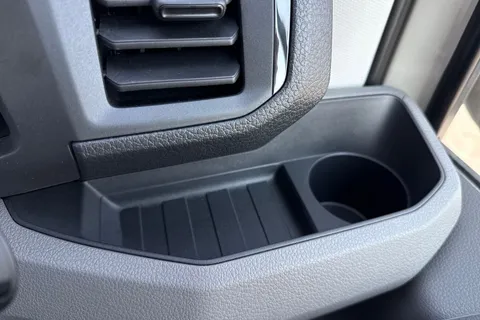 DC75NFM Volkswagen Crafter CR35 Panel van Commerce Plus MWB 177 PS 2.0 TDI 8sp Automatic 4MOTION - LED Thumbnail #43