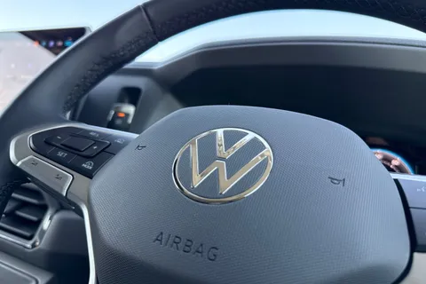 DC75NFM Volkswagen Crafter CR35 Panel van Commerce Plus MWB 177 PS 2.0 TDI 8sp Automatic 4MOTION - LED Thumbnail #49