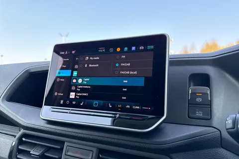 DC75NFM Volkswagen Crafter CR35 Panel van Commerce Plus MWB 177 PS 2.0 TDI 8sp Automatic 4MOTION - LED Thumbnail #51