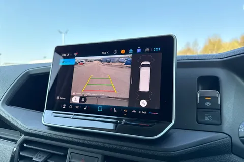 DC75NFM Volkswagen Crafter CR35 Panel van Commerce Plus MWB 177 PS 2.0 TDI 8sp Automatic 4MOTION - LED Thumbnail #54