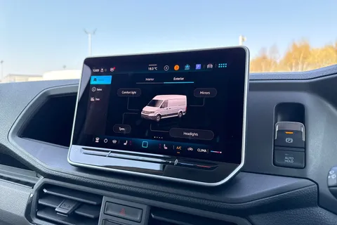 DC75NFM Volkswagen Crafter CR35 Panel van Commerce Plus MWB 177 PS 2.0 TDI 8sp Automatic 4MOTION - LED Thumbnail #55