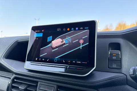 DC75NFM Volkswagen Crafter CR35 Panel van Commerce Plus MWB 177 PS 2.0 TDI 8sp Automatic 4MOTION - LED Thumbnail #56