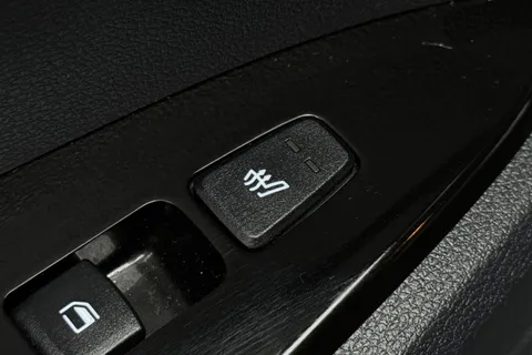 YY72HHZ Kia Sportage 1.6 T-GDi MHEV 3 DCT Euro 6 (s/s) 5dr Thumbnail #34