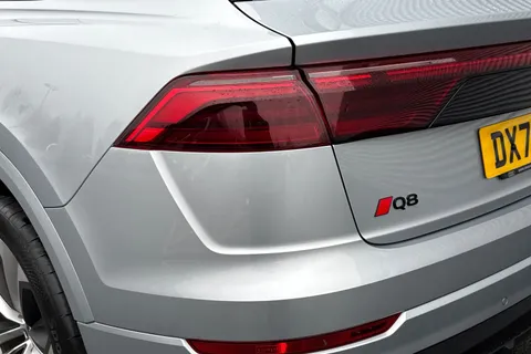 DX75TYT Audi Q8 SUV  Black Edition 50 TDI quattro 286 PS tiptronic Thumbnail #8