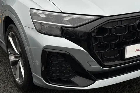 DX75TYT Audi Q8 SUV  Black Edition 50 TDI quattro 286 PS tiptronic Thumbnail #9