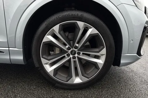 DX75TYT Audi Q8 SUV  Black Edition 50 TDI quattro 286 PS tiptronic Thumbnail #10