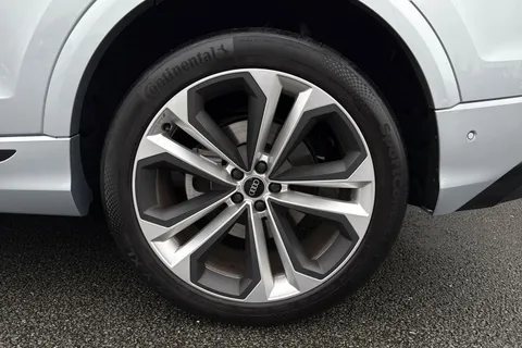 DX75TYT Audi Q8 SUV  Black Edition 50 TDI quattro 286 PS tiptronic Thumbnail #12