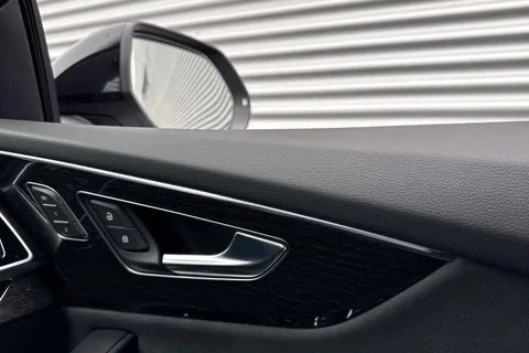 DX75TYT Audi Q8 SUV  Black Edition 50 TDI quattro 286 PS tiptronic Thumbnail #21