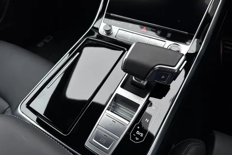 DX75TYT Audi Q8 SUV  Black Edition 50 TDI quattro 286 PS tiptronic Thumbnail #23