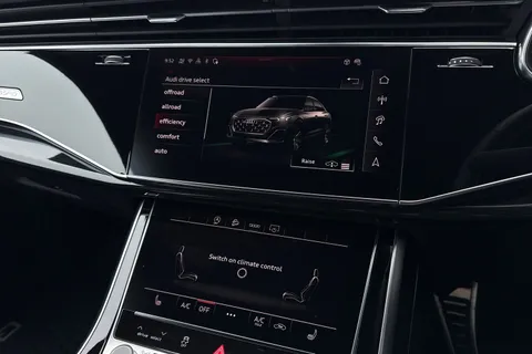 DX75TYT Audi Q8 SUV  Black Edition 50 TDI quattro 286 PS tiptronic Thumbnail #29