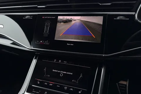 DX75TYT Audi Q8 SUV  Black Edition 50 TDI quattro 286 PS tiptronic Thumbnail #41