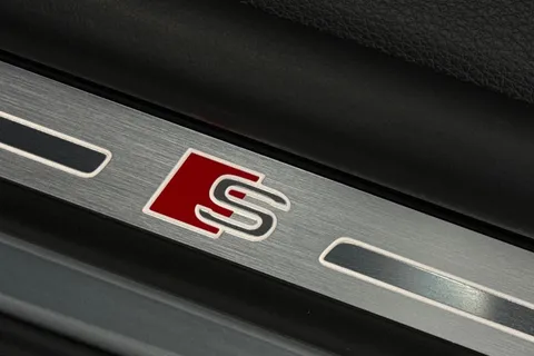 DX75TYT Audi Q8 SUV  Black Edition 50 TDI quattro 286 PS tiptronic Thumbnail #55