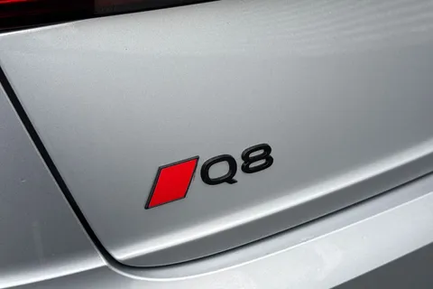 DX75TYT Audi Q8 SUV  Black Edition 50 TDI quattro 286 PS tiptronic Thumbnail #56