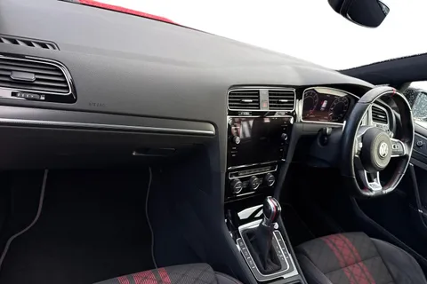 CX69ZDD Volkswagen Golf 2.0 TSI GTI TCR Hatchback 5dr Petrol DSG Euro 6 (s/s) (290 ps) Thumbnail #16