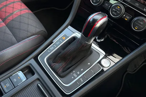 CX69ZDD Volkswagen Golf 2.0 TSI GTI TCR Hatchback 5dr Petrol DSG Euro 6 (s/s) (290 ps) Thumbnail #24