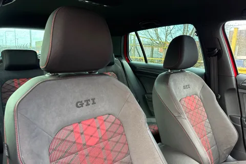 CX69ZDD Volkswagen Golf 2.0 TSI GTI TCR Hatchback 5dr Petrol DSG Euro 6 (s/s) (290 ps) Thumbnail #25