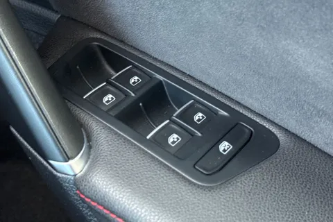 CX69ZDD Volkswagen Golf 2.0 TSI GTI TCR Hatchback 5dr Petrol DSG Euro 6 (s/s) (290 ps) Thumbnail #37