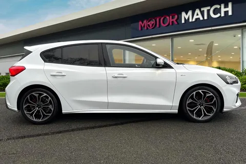 MX70UAJ Ford Focus 1.5 EcoBlue ST-Line X Euro 6 (s/s) 5dr Thumbnail #4