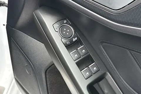 MX70UAJ Ford Focus 1.5 EcoBlue ST-Line X Euro 6 (s/s) 5dr Thumbnail #19