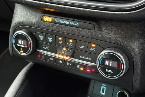 MX70UAJ Ford Focus 1.5 EcoBlue ST-Line X Euro 6 (s/s) 5dr Thumbnail #20