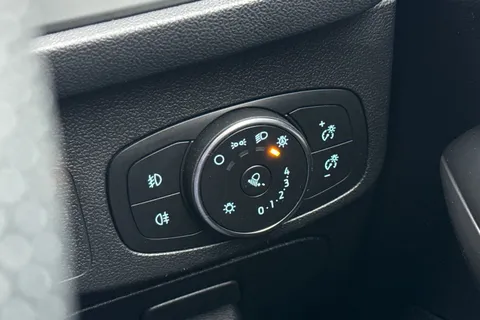 MX70UAJ Ford Focus 1.5 EcoBlue ST-Line X Euro 6 (s/s) 5dr Thumbnail #37