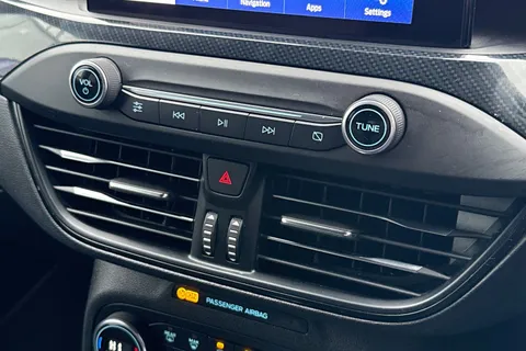 MX70UAJ Ford Focus 1.5 EcoBlue ST-Line X Euro 6 (s/s) 5dr Thumbnail #39