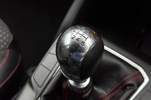 MX70UAJ Ford Focus 1.5 EcoBlue ST-Line X Euro 6 (s/s) 5dr Thumbnail #40