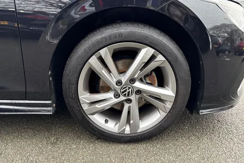 DE21EPF Volkswagen Golf 1.5 TSI R-Line 5dr Thumbnail #10