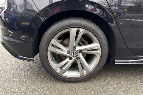 DE21EPF Volkswagen Golf 1.5 TSI R-Line 5dr Thumbnail #11