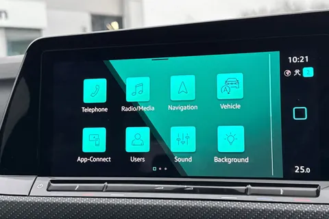 17 of 43 for VOLKSWAGEN GOLF 1.5 TSI R-Line 5dr