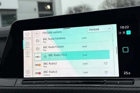 27 of 43 for VOLKSWAGEN GOLF 1.5 TSI R-Line 5dr