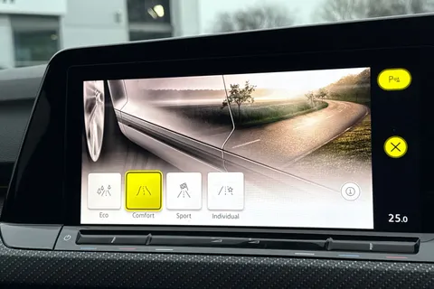 33 of 43 for VOLKSWAGEN GOLF 1.5 TSI R-Line 5dr