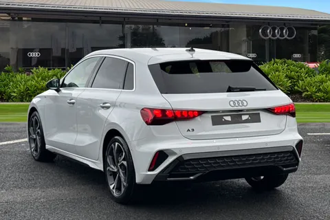  Audi A3 1.5 TFSI S line Sportback Euro 6 (s/s) 5dr Thumbnail #3