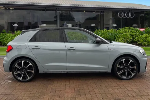 VK74ZRE Audi A1 Black Edition 25 TFSI  95 PS S tronic Thumbnail #4