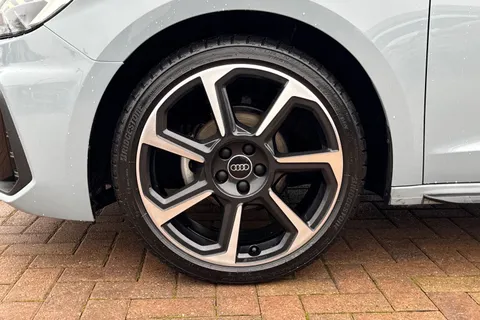 VK74ZRE Audi A1 Black Edition 25 TFSI  95 PS S tronic Thumbnail #13