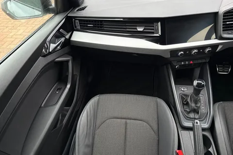 VK74ZRE Audi A1 Black Edition 25 TFSI  95 PS S tronic Thumbnail #21